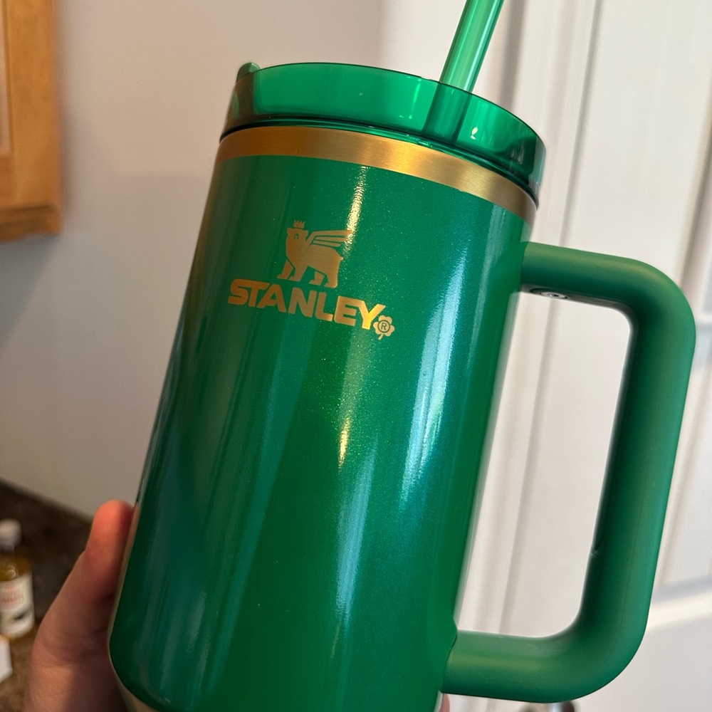 Stanley shamrock green 40oz - Picture 11 of 15